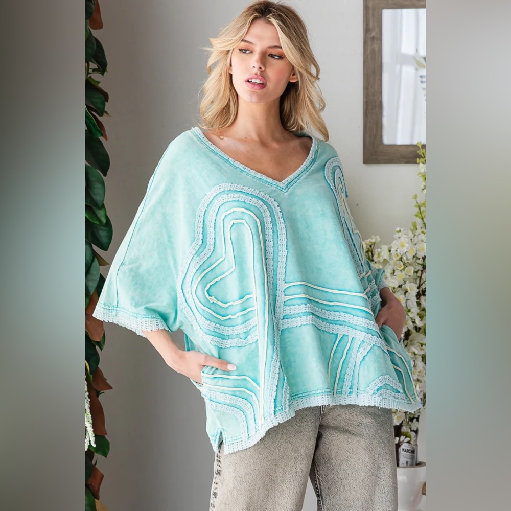 Oli & Hali Turquoise Embroidered V-Neck Poncho Top New Without Tags. Never Worn